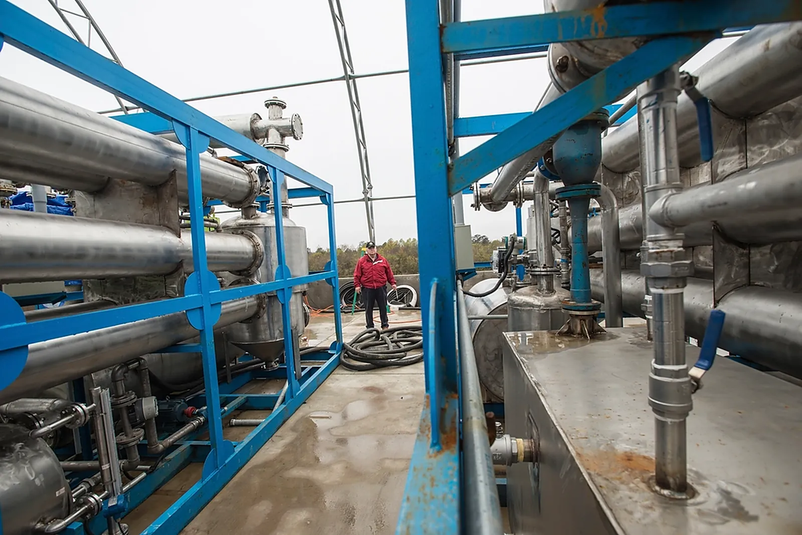 Rohrleitungen und Behälter einer Industrieanlage